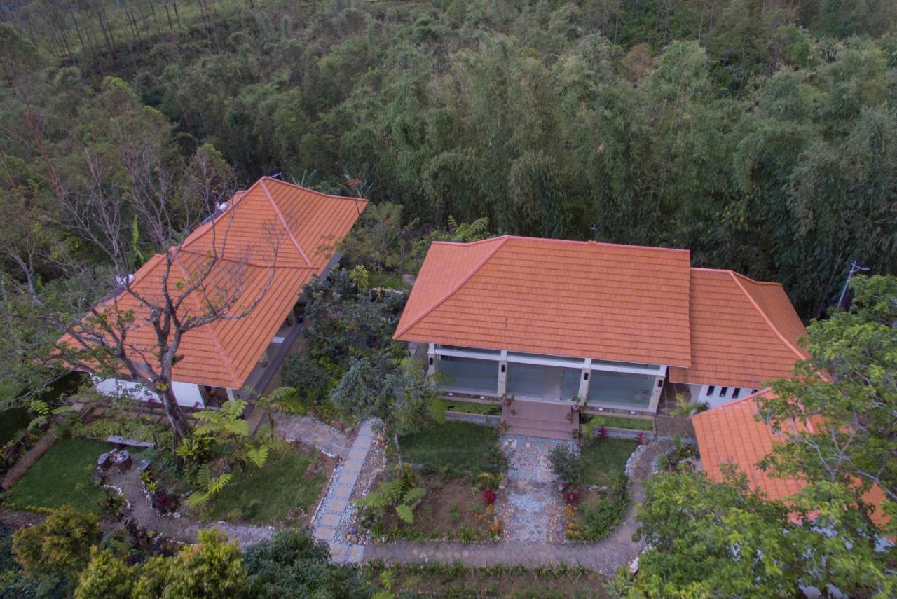 Ara Garden Inn, Accommodation, Yoga Studio & Spa 鲁滕 外观 照片